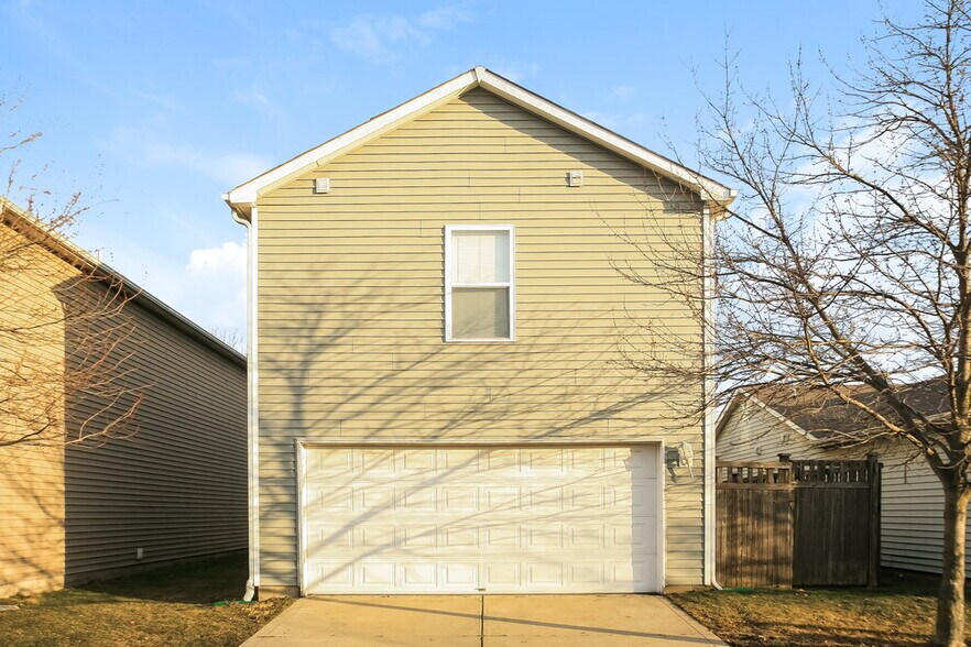 Building Photo - 12179 Maize Dr