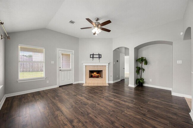 Building Photo - 11010 Starling Creek Dr