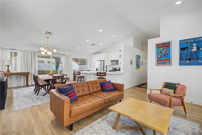 Building Photo - 679 Scenic Tierra Ln
