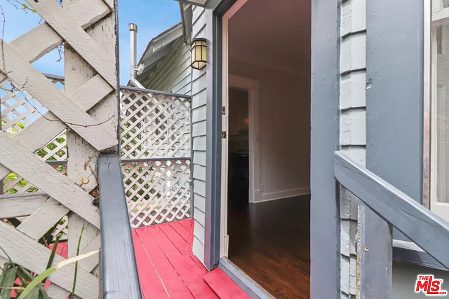 Building Photo - 2618 3rd St