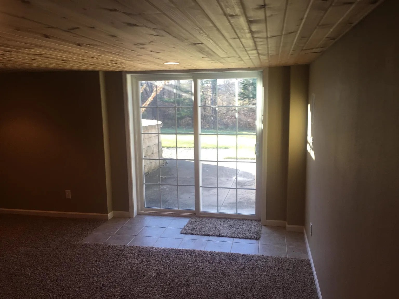 Building Photo - 912 Hawthorne Dr