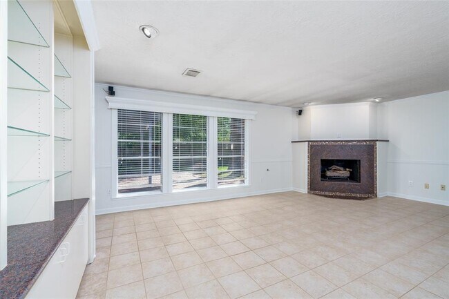 Building Photo - 11602 Jaycreek Dr