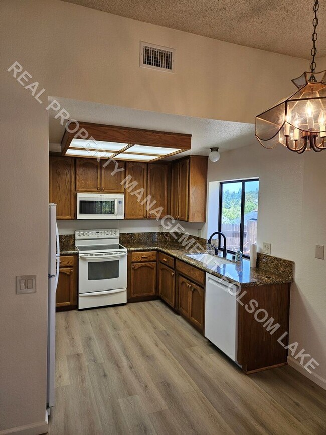 Building Photo - Coming Soon!! 3bd 2ba home on Quiet Court in Folsom