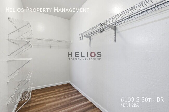 Building Photo - 6109 S 30th Dr