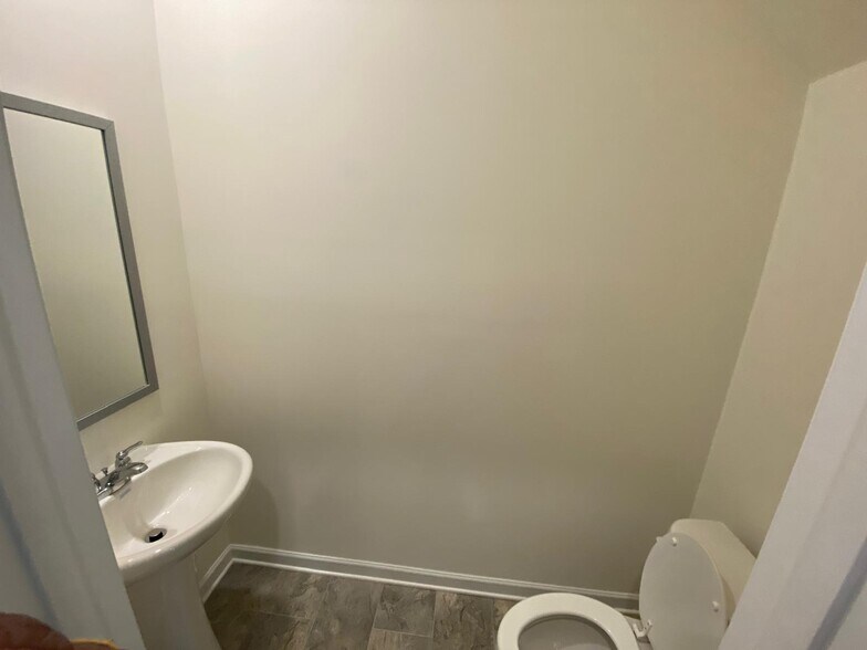 HalfBathMainLevel - 4290 Callum Ct