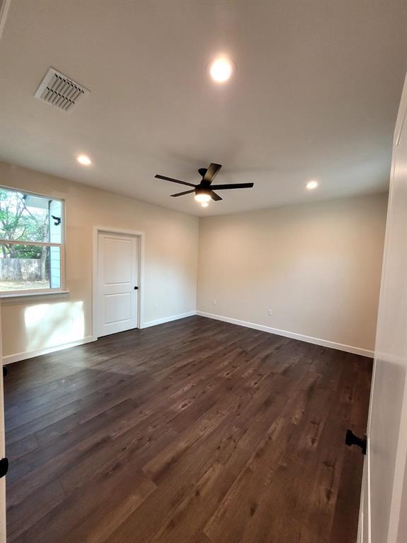 Building Photo - 750 S Main St