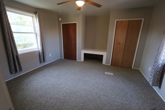 Building Photo - 2 Bedroom 1 Bath House