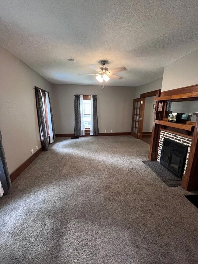 Building Photo - 4B/2B Home in Webster City $1,695.00