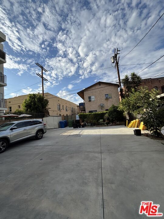 Building Photo - 3055 W 12th Pl