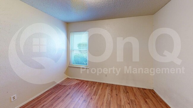 Building Photo - 410 Bryan St