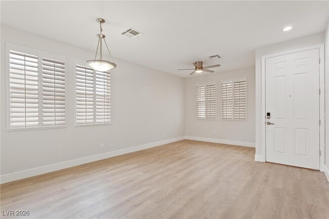 Building Photo - 802 Warwick Castle Dr