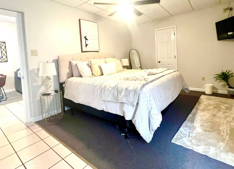 Building Photo - 301 Butler Ave