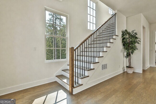 Building Photo - 940 Laurel Brooke Ave