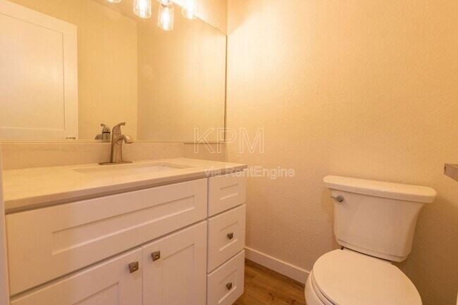 Building Photo - 955 Academy St