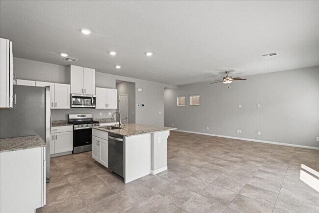 Building Photo - Newer 4 Bd, 3 Bth, Granite Countertops and Entertainer’s Dream!