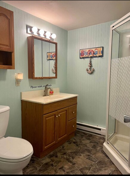 Building Photo - 1006 S Rowley St