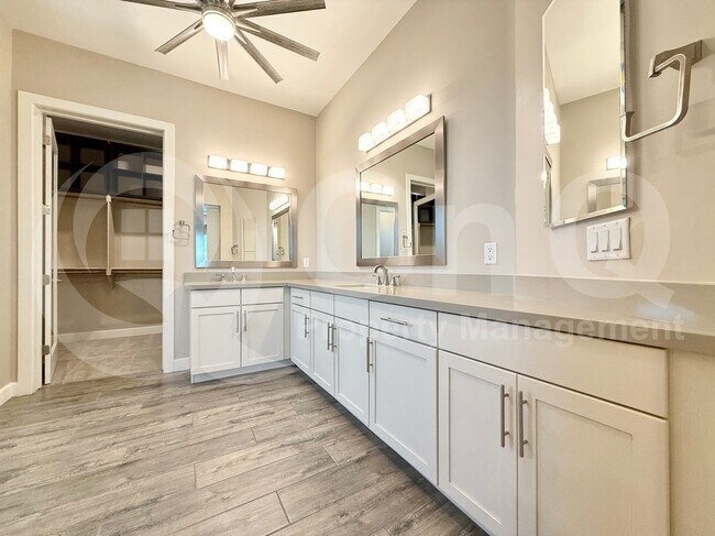 Building Photo - 20911 E Watford Dr