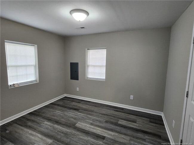 Building Photo - 4916 Schmidt St