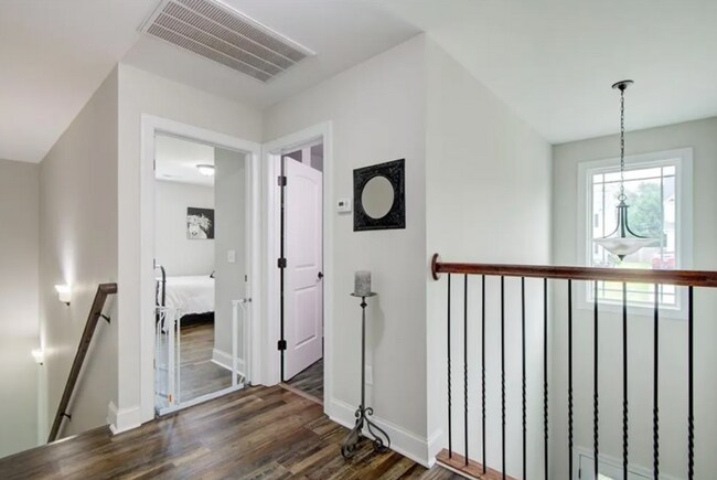 Building Photo - 232 Streams Way