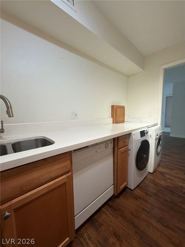 Building Photo - 650 Oakmont Ave