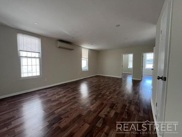 Building Photo - 3 bedroom in BROOKLYN NY 11223