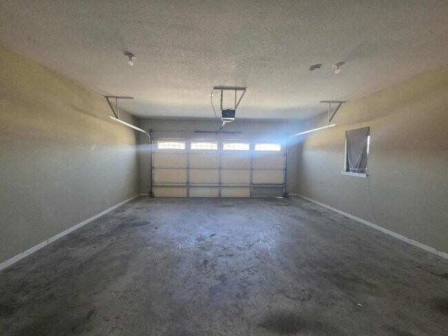 Building Photo - 410 Michael's Ct