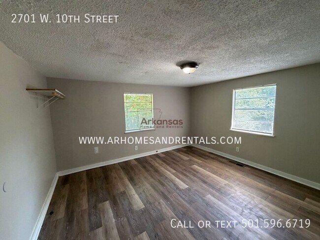 Building Photo - 2701 W 10th St