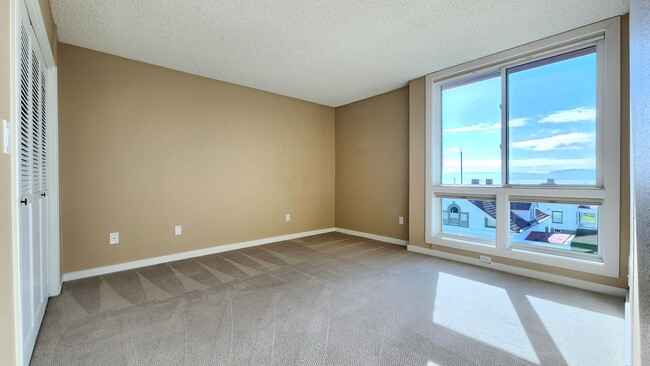 Building Photo - 2 Bedroom Condo in Mukilteo Available Now!