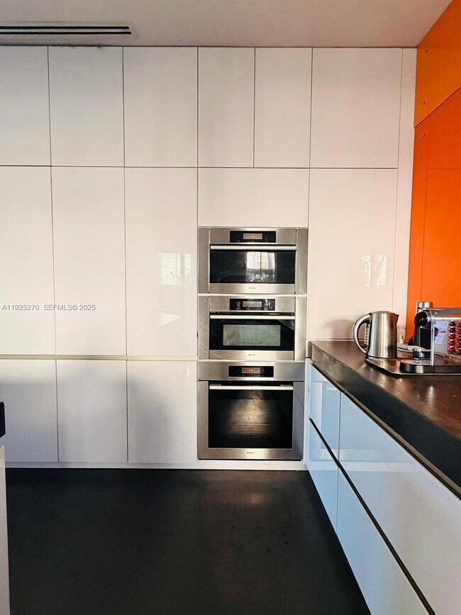 Building Photo - 21025 NE 38th Ave