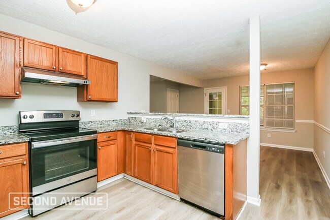 Building Photo - 1710 Riverchase Cir NE