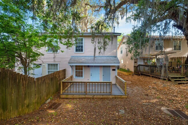 Building Photo - East Tallahassee Townhome