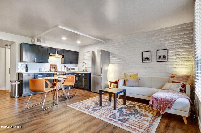 Building Photo - 3737 E Turney Ave