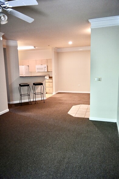 kitchen, dining area - 1300 Park West Blvd