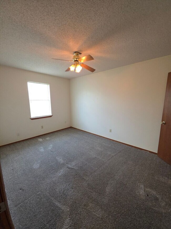 Building Photo - 1208 S Frankfort Ave