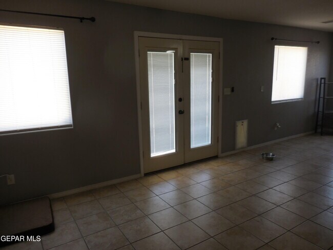 Building Photo - 7045 Eagle Nest Ct