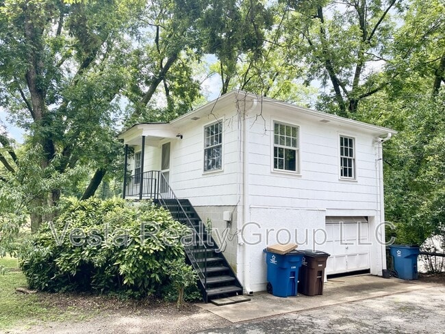 Building Photo - 92 Jonesboro St