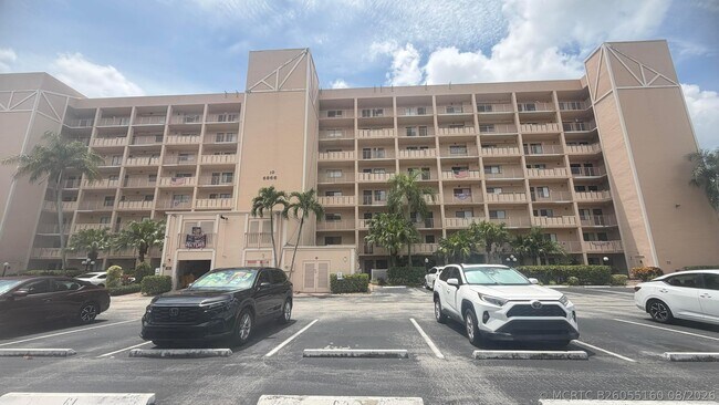 Building Photo - 6866 Huntington Ln
