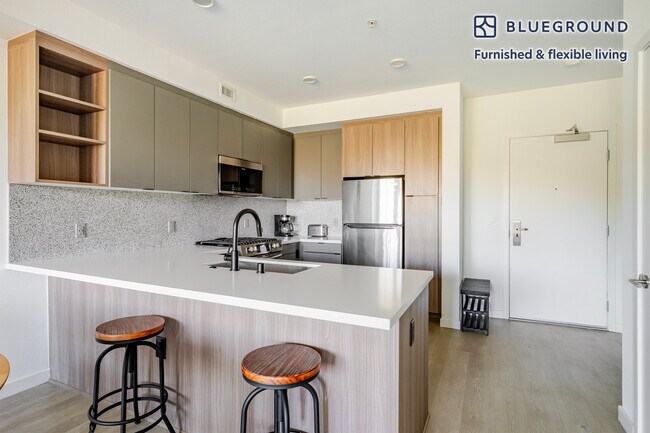 Building Photo - 310 Del Sol Dr