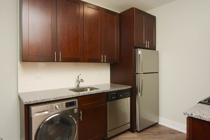 Building Photo - 730 St Johns Ave