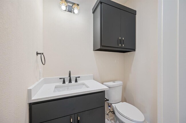 Building Photo - 16346 Summer Dawn Ln