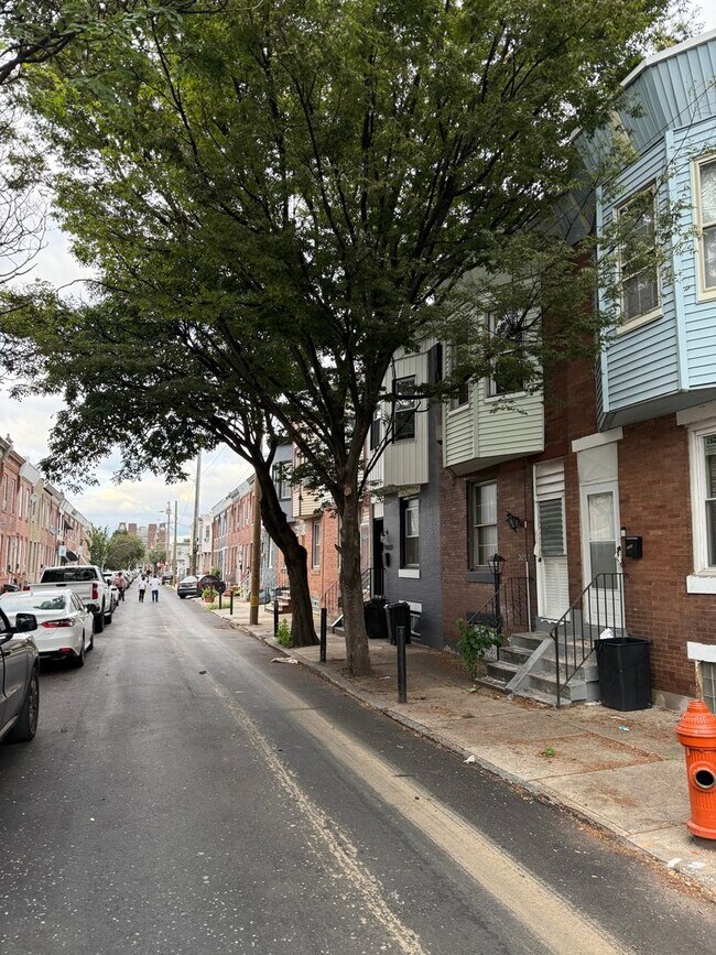Building Photo - Port Richmond-traditional 3 bedroom home f...