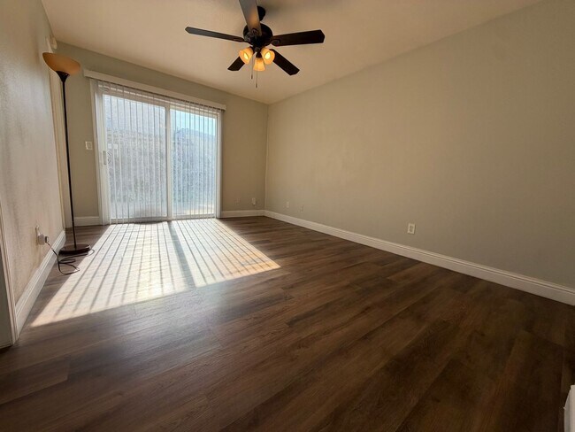 Building Photo - 8267 Moorhaven Way