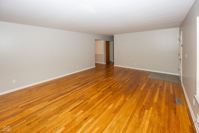 Building Photo - 628 Ash Dr