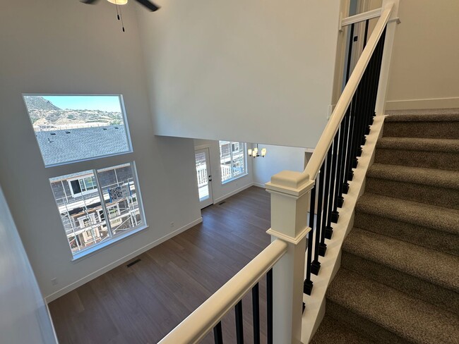 Building Photo - 5260 Acacia Dr