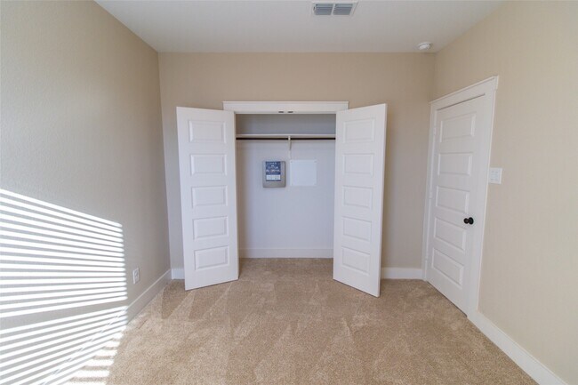 Building Photo - 18610 Parkland Square Pl