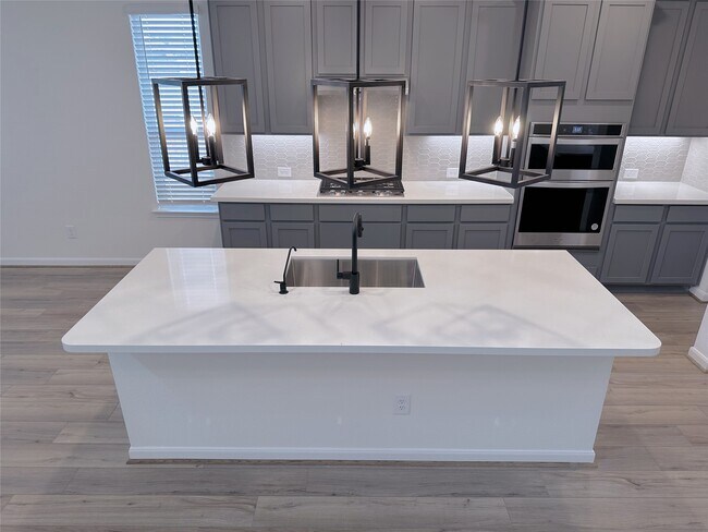 Building Photo - 25630 Moreleigh St