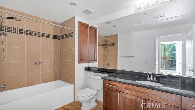 Building Photo - 1416 Scholarship