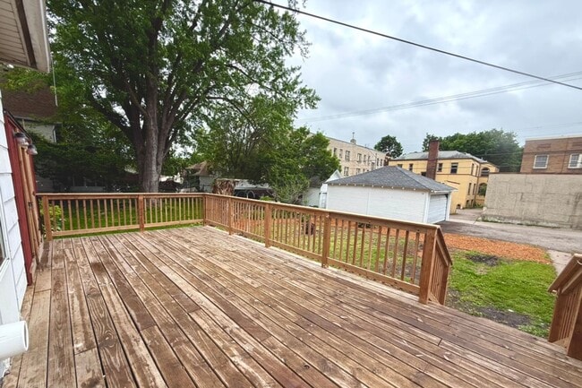Building Photo - Renovated House for Rent!