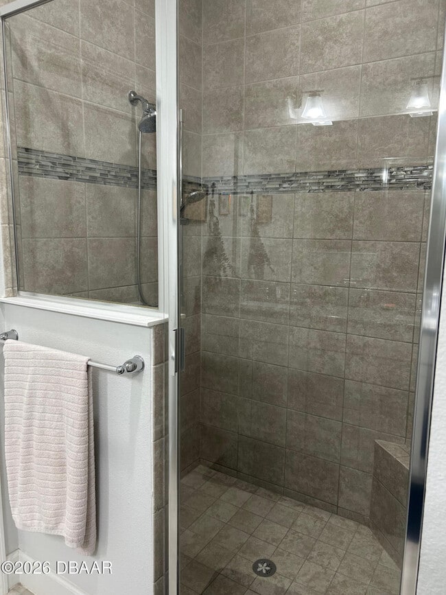 Building Photo - 402 Tiki Ter