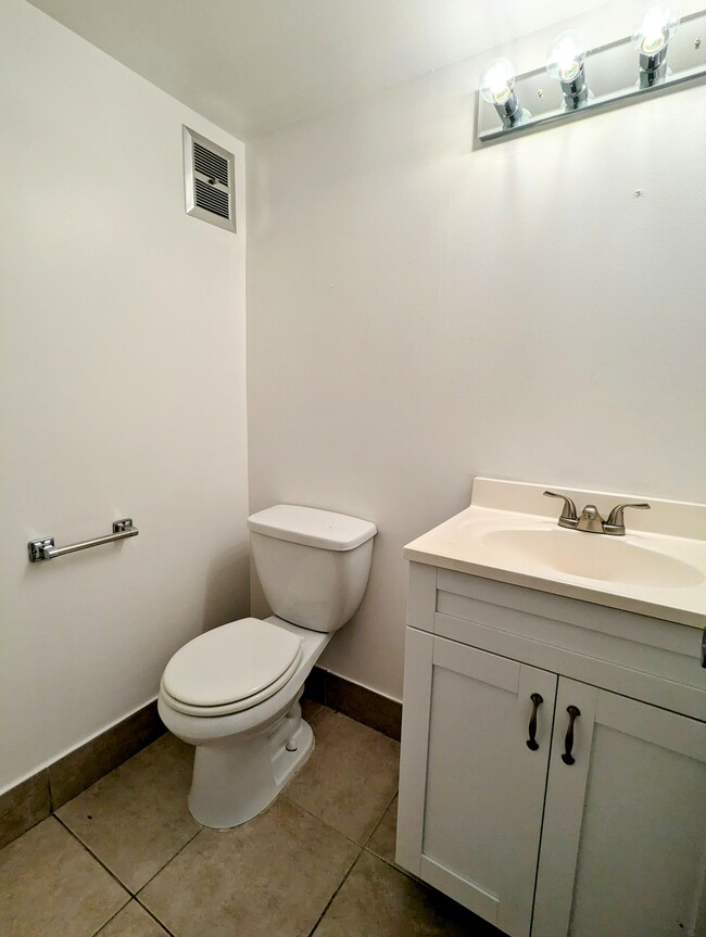 Updated Half Bath - 77 Sheffield D